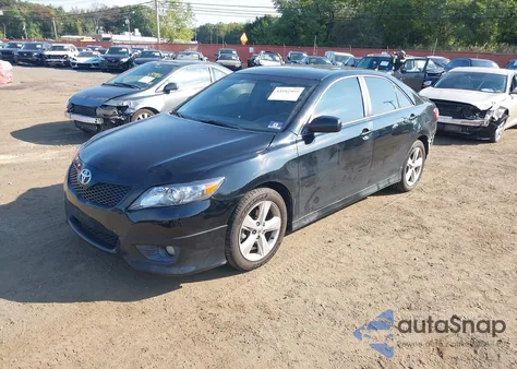 2011 Toyota Camry Se z USA, uszkodzony, nr VIN 4T1BF3EK3BU757016